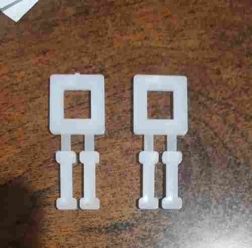 White Plastic 1-1.5 Mm Packing Clips For Industrial Use