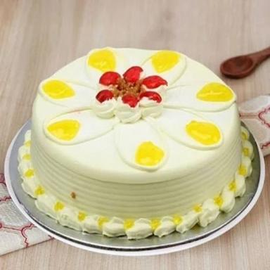 10 Percent Fat Pack Of 1 Kg Size Round Delicious Taste Yellow Butterscotch Cake