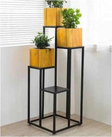 Metal Sturdy Construction Indoor And Outdoor 4 Tier Iron Planter Stand For Home Decoration