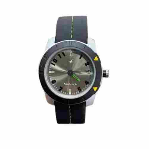 Black Dial Plastic Strap Round Wrist Watch