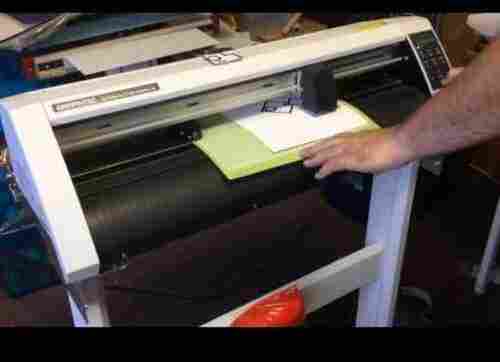 Vinyl Cutting Plotter Machine, 1350mm Max Paper Size, Mild Steel Material