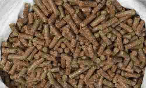 Vitamins And Minerals Enriched Dried Cattle Feed Pellet With 6 Months Shelf Life