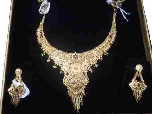 Golden Party Wear 18 Carat Gold Necklace Set