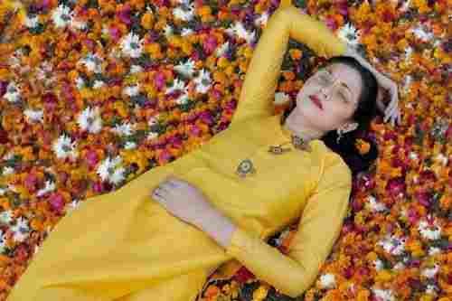 Casual Wear Round Neck Long Sleeves Yellow Cotton Plain Kurtis For Ladies