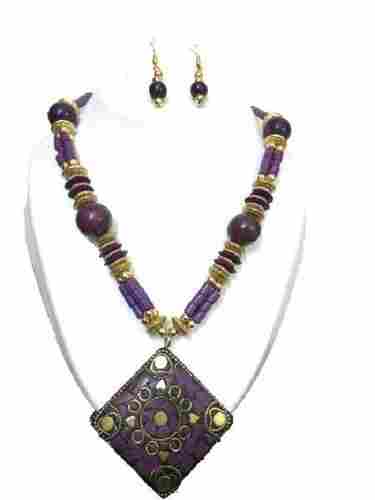 Wood, Metal And Gems Body Attractive Artificial Women Necklace For Party Wear