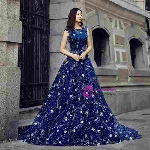 Ladies Long Length And Sleeveless Printed Party Wear Gown