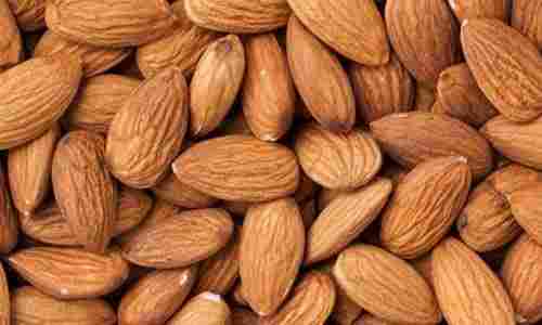 100% Organic And Natural Almonds Nuts Rich With Vitamin E