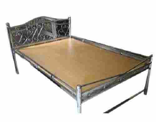 6 X 4 Feet Indian Machine Cutting Mahogany And Stainless Steel Bed