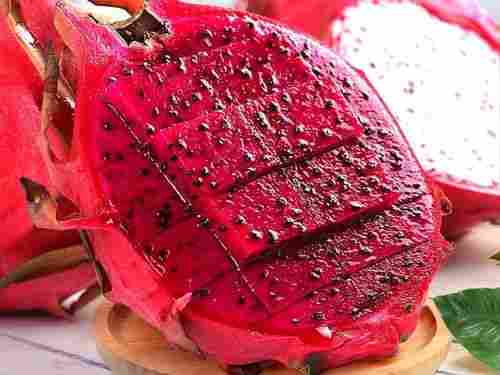 A Grade Dark Pink Dragon Fruit, Source Of Vitamin C, Carbohydrate & Protein