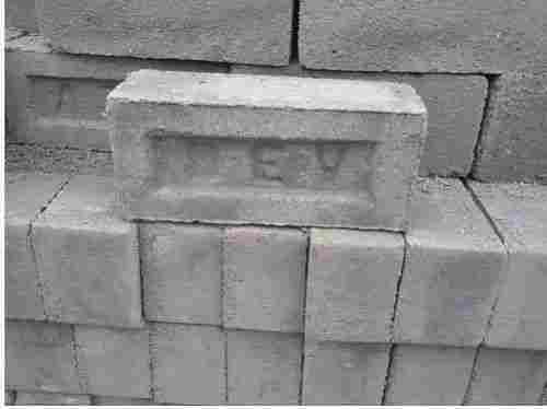 5 MM Thick Sandstone Rectangular Solid Industrial Cement Bricks