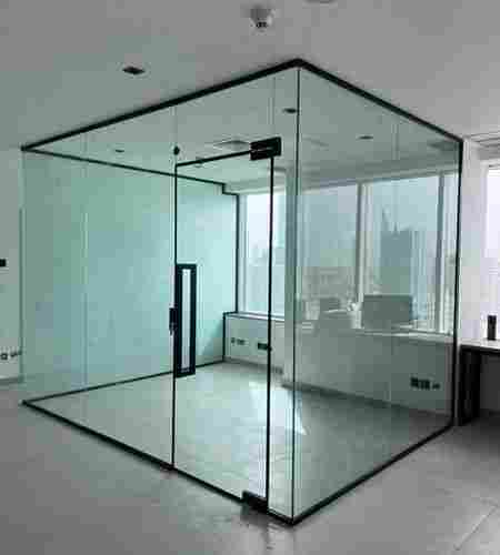 32 X 15 Inch 7 Feet Height 80 Kg Water Resistant Transparent Modern Glass Cabinet 