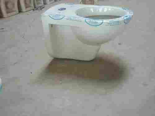 Wall Mounted White Ceramic One Piece Toilet Seat For Bathroom