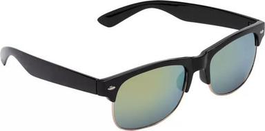 Black Ultraviolet Protection And Light Weight Plastic Body Sunglasses