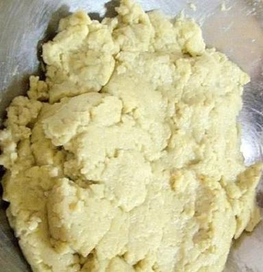 Widely Used In The Cuisines Of The Indian Subcontinent 30 Gram Fat Fresh And Sweet Crumbly Texture Enrich Milk Khoya 