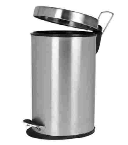 Stainless Steel Pedal Dustbin For Collecting Waste 