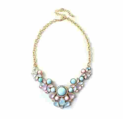 Skin Friendly And Modern Polished Finished Party Wear Acrylic Necklace