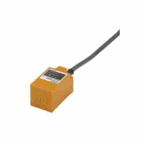 5 Volt Power Operated Sensor with 5 Milimeter Sensing Distance