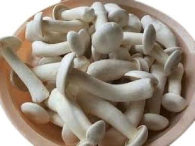 White Raw Whole Part A-Grade Commonly Cultivated Healthy Fresh Milky Mushroom