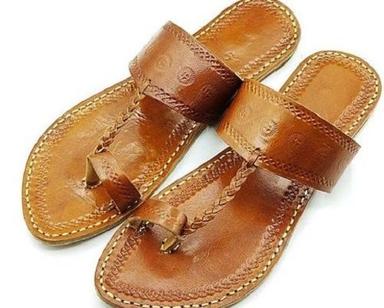 Brown Casual Wear Leather Ladies Slipper In Semi-Round Toe Style