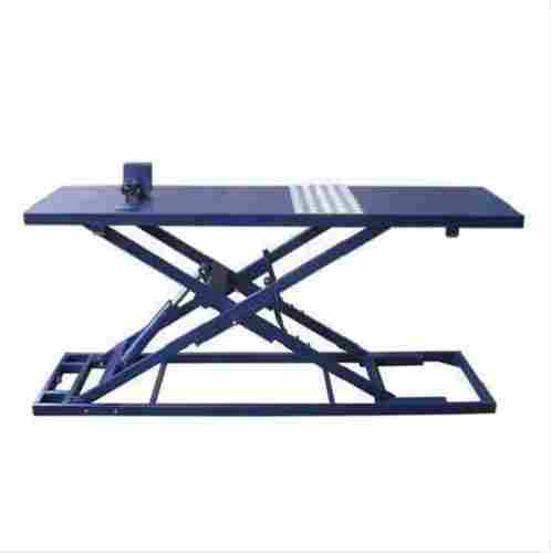 20 Feet Lifting Height Metal Platform Hydraulic Two Wheeler Lift For Industrial Use