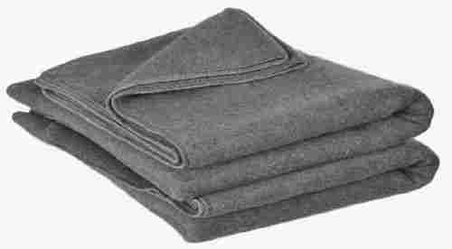 Soft Comfortable Plain Dyed Full And King Size Non Woven Blankets