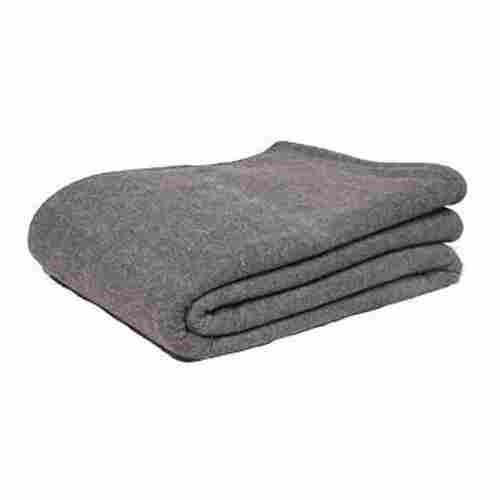 Washable And Lightweight Plain Polyester Fleece Throw Blanket
