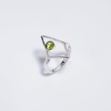 Peridot Faceted Gemstone 925 Sterling Silver Ring Weight: 2.3 Grams (G)