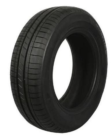 205 Mm Section Width Round Radial Rubber Car Tyre Diameter: 15 Inch (In)