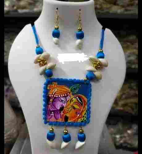 Ladies Handmade Necklace With Earring Set For Party Wear