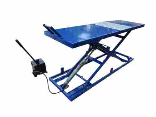1500 Kg Load Capacity Semi Automatic Hydraulic Ramp For Two Wheeler Use