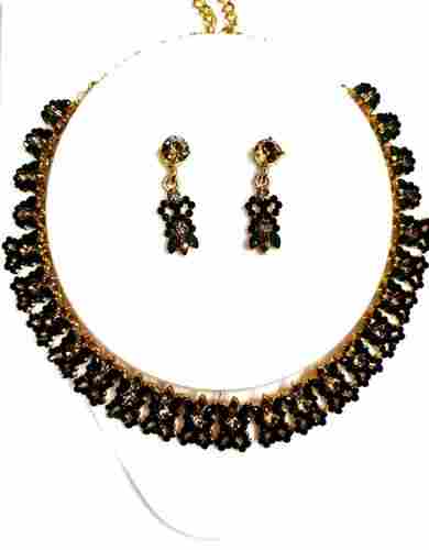 Ladies Crochet Necklace With Earrings For Party Wear