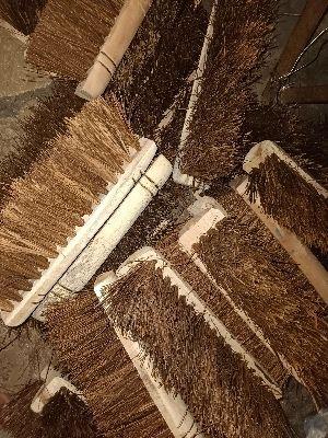 Ruggedly Constructed Coir Road Cleaning Brushes Length: 1Ft