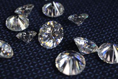 Round Brilliant Cut Diamond Diamond Carat: 0.01 To 10 Carat