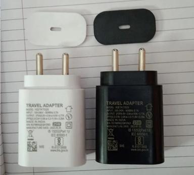 White And Black ABS 25W PD Mobile Travel Adapter