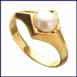 Gold Ring With Pearl