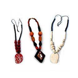 Various Colors Available Stylish Look Fashion Necklaces