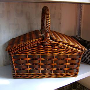 Easy To Clean Brown Color Willow Picnic Basket
