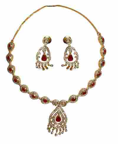 Ladies Classic Gold Necklace Set