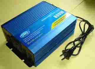 Power Inverter With Charger 800W
