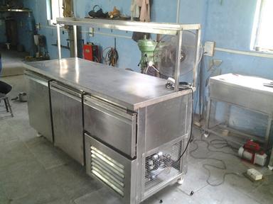 1500V Stainless Steel Under Counter Refrigerator With Capacity Of 300 To 450 Liter Climate Type: Cooling