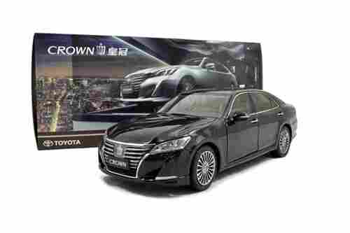 Toyota Crown 2015 1/18 Scale Diecast Model Car