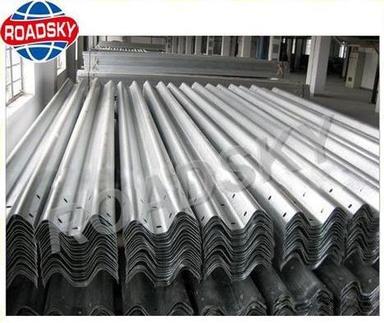 Aashto Anti-Aging Galvanized Metal Beam Road Safety Barrier