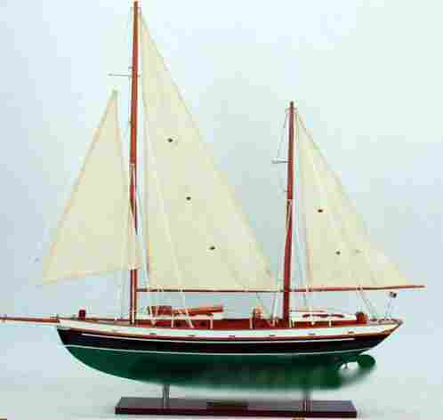 Daphne Sailing Model Boat