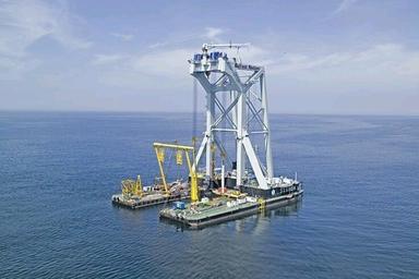 High Strength Floating Cranes Lifting Capacity: 500 Metric Ton