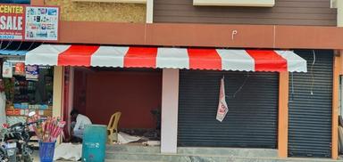 Commercial Shop Awning Capacity: 5+ Person