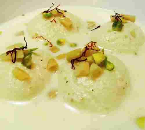 Soft And Smooth Texture Sweet Taste Topped With Kesar And Dry Fruit Fresh Rasmalai