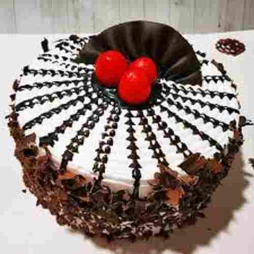 Round Shape Sweet Taste And Chocolate Flavor Black Forest Cake