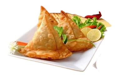Ready To Eat 99.9% Pure Fresh And Hygienic Spicy Taste Vegetable Samosa Processing Type: Baked