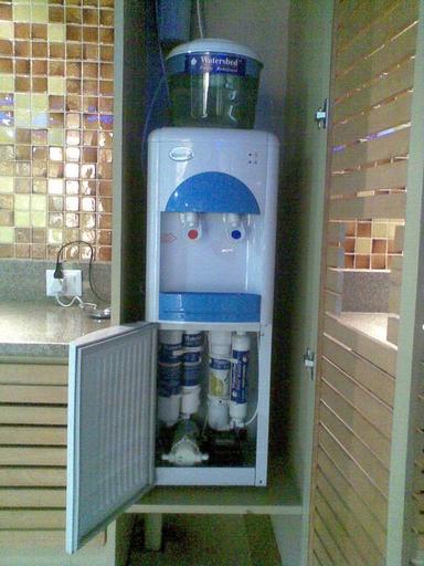 Hot And Cold Water Dispenser With Built-In Ro System Dimension(L*W*H): 365(L) X 370(W) X 1000 (H) Millimeter (Mm)