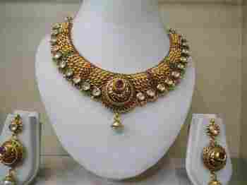 Exquisitely Crafted Necklace Set